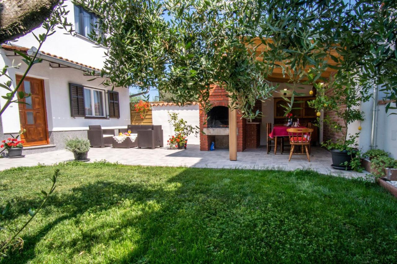 House Nada apartman Muntić Exterior foto