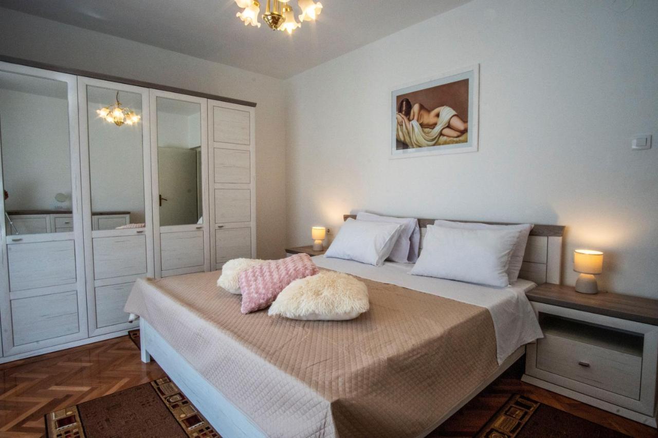 House Nada apartman Muntić Exterior foto